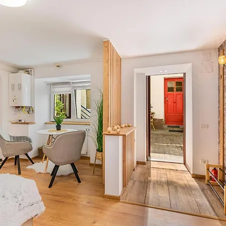 Sun X Mountains - Strada Sforii Braşov