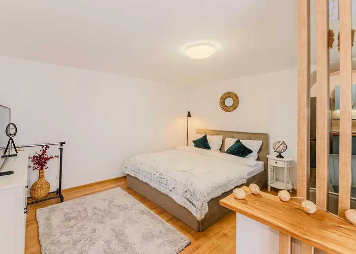 Sun X Mountains - Strada Sforii Apartment