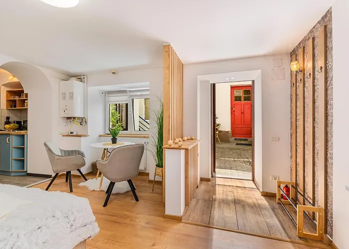 Sun X Mountains - Strada Sforii Brasov